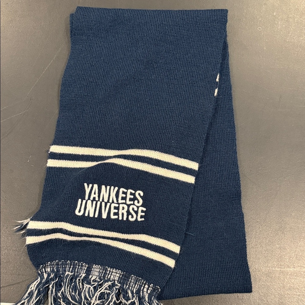 Yankees Universe Scarf